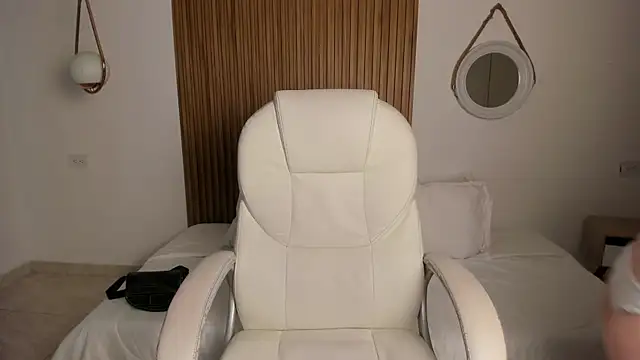 Alaska deluxe online show from March 2026 10:01:01 PM