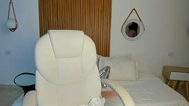 Alaska deluxe online show from March 2026 11:28:02 PM