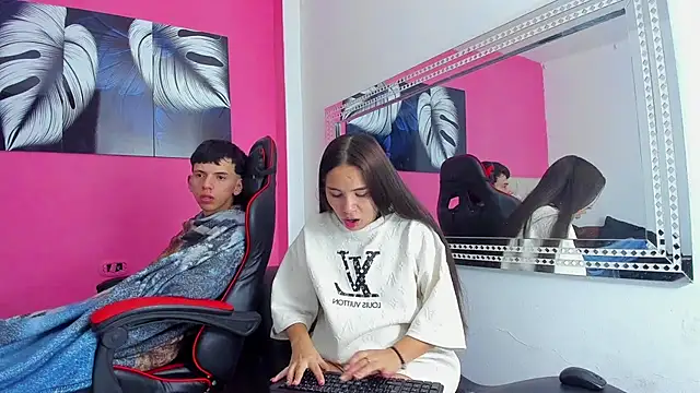 MiaAndTeylor online show from December 2025 08:26:01 AM