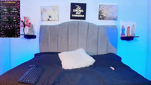 Maddy  Jones online show from February 2026 07:03:01 PM