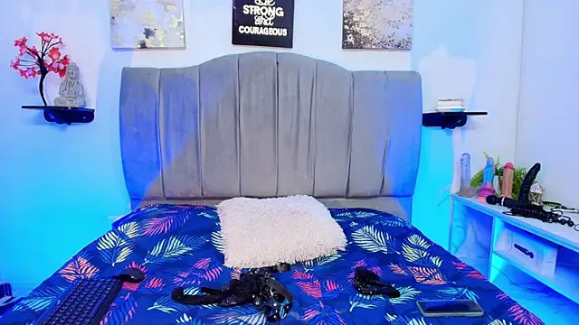 Maddy  Jones online show from February 2026 07:21:02 PM