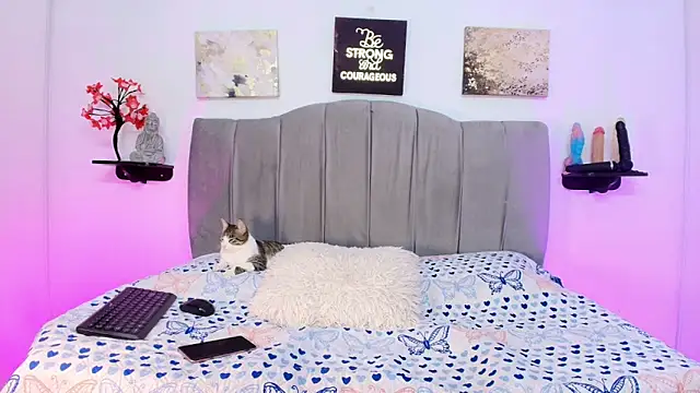 Maddy  Jones online show from February 2026 07:05:01 PM