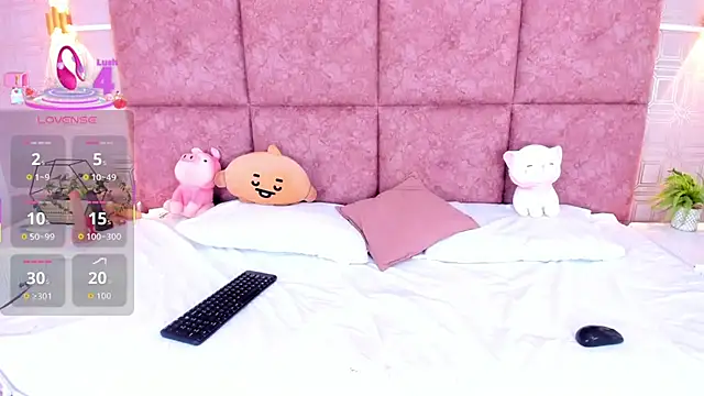 NathalieRoss1 online show from April 2026 06:14:01 AM