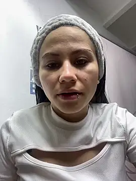 MiaWhiteBunny online show from March 2026 10:33:02 PM