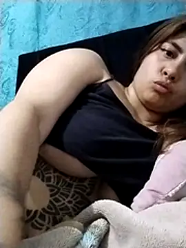 Emmyxxx online show from December 2025 05:00:02 AM