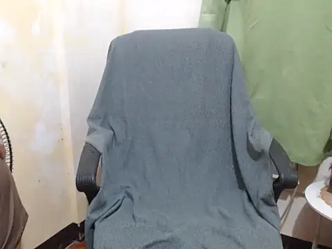 Snapshot of HotAsian_Yazzi69 chatting on December 2025 03:57:02 PM HotAsian Yazzi69 online show from December 2025 03:57:02 PM