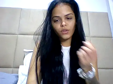 Anyynha online show from November 2025 04:44:01 AM