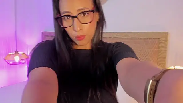 melaniejeannn  online show from May 2026 02:21:04 AM