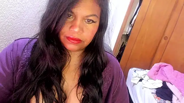 ebonycamelia online show from April 2026 09:01:02 PM