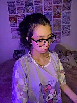 Snapshot of Valen-Foxx1 chatting on December 2025 05:35:02 AM Valen-Foxx1 online show from December 2025 05:35:02 AM