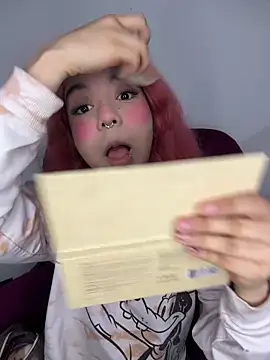 Valen-Foxx1 online show from April 2026 05:44:01 AM