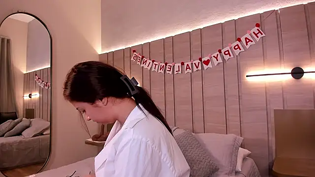 Snapshot of Zoe_Mendez chatting on February 2026 12:05:01 PM Zoe Mendez online show from February 2026 12:05:01 PM