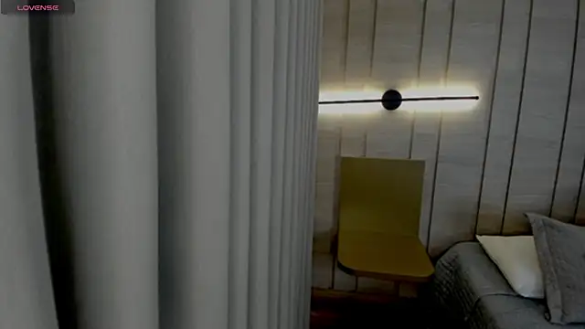 Zoe Mendez online show from November 2025 03:29:01 AM