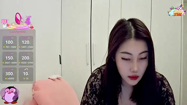 XIAOFENG-2025 online show from December 2025 12:23:01 AM