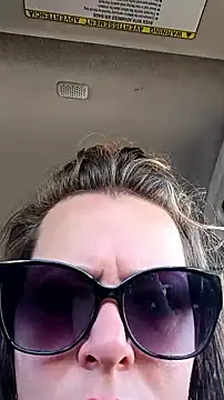 whitecream88 online show from December 2025 06:03:01 PM