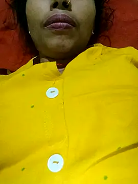 Snapshot of Hott_myraa chatting on December 2025 02:37:01 PM Hott myraa online show from December 2025 02:37:01 PM