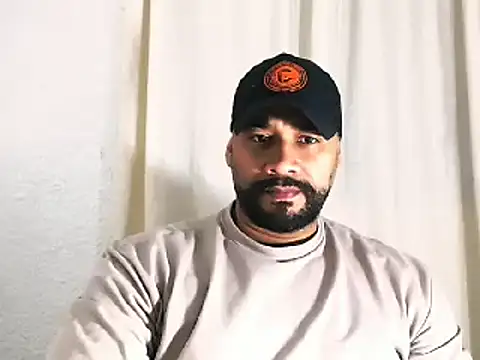 Snapshot of musclehetero chatting on February 2026 03:23:01 PM musclehetero online show from February 2026 03:23:01 PM