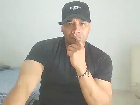 musclehetero online show from December 2025 11:05:02 PM