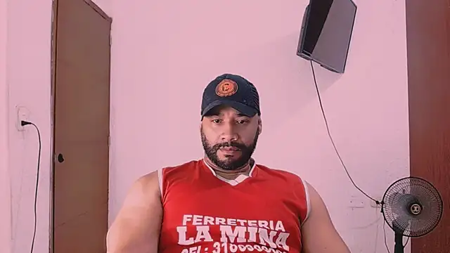 Snapshot of musclehetero chatting on January 2026 08:18:01 AM musclehetero online show from January 2026 08:18:01 AM