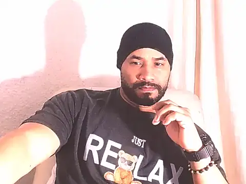 Snapshot of musclehetero chatting on February 2026 09:15:01 PM musclehetero online show from February 2026 09:15:01 PM