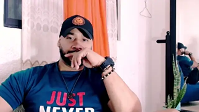musclehetero online show from June 2026 05:54:02 PM