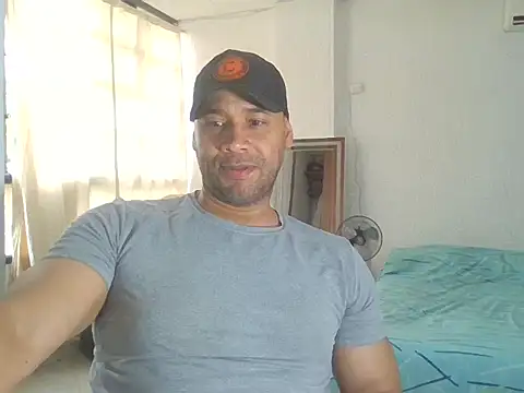 musclehetero online show from December 2025 01:54:02 PM