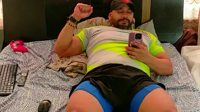 musclehetero online show from June 2026 10:38:01 PM
