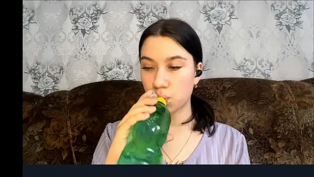 DebbiGoodknight online show from December 2025 07:46:02 AM