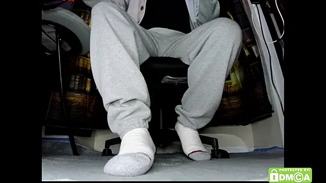 Snapshot of justshutupandwatch chatting on February 2026 05:41:01 PM justshutupandwatch online show from February 2026 05:41:01 PM