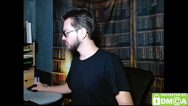 Snapshot of justshutupandwatch chatting on November 2025 06:19:01 PM justshutupandwatch online show from November 2025 06:19:01 PM