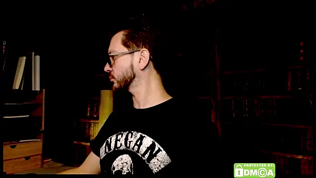 Snapshot of justshutupandwatch chatting on December 2025 09:20:02 PM justshutupandwatch online show from December 2025 09:20:02 PM