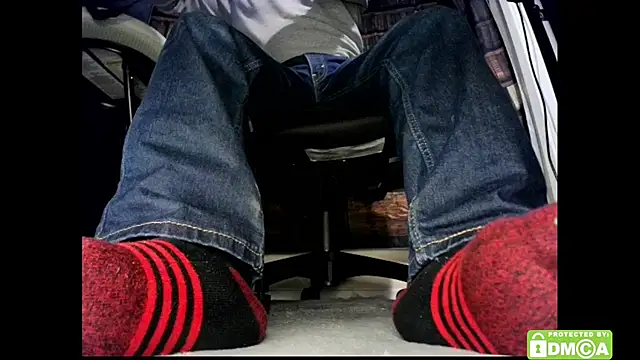 Snapshot of justshutupandwatch chatting on February 2026 04:10:02 AM justshutupandwatch online show from February 2026 04:10:02 AM