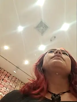 Snapshot of Eveelyn25xxx chatting on November 2025 11:27:01 PM Eveelyn25xxx online show from November 2025 11:27:01 PM