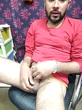 Cute Lucky online show from November 2025 04:01:01 AM