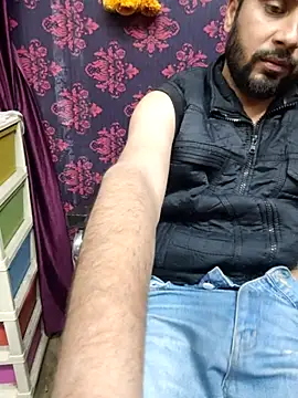 Cute Lucky online show from December 2025 12:11:01 PM