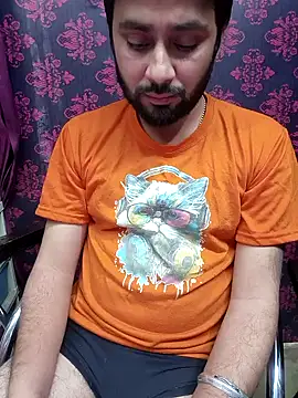 Cute Lucky online show from January 2026 06:03:02 PM