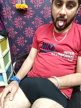 Cute Lucky online show from December 2025 12:07:01 PM