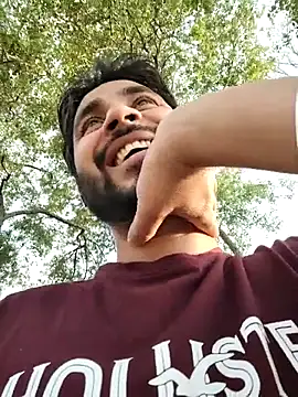 Cute Lucky online show from April 2026 12:23:01 PM