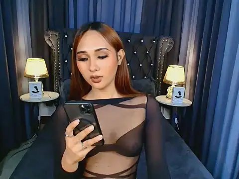 Snapshot of Iris_Hilton chatting on December 2025 09:32:01 PM Iris Hilton online show from December 2025 09:32:01 PM