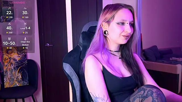 Snapshot of lavender_monster chatting on February 2026 05:04:01 PM lavender monster online show from February 2026 05:04:01 PM