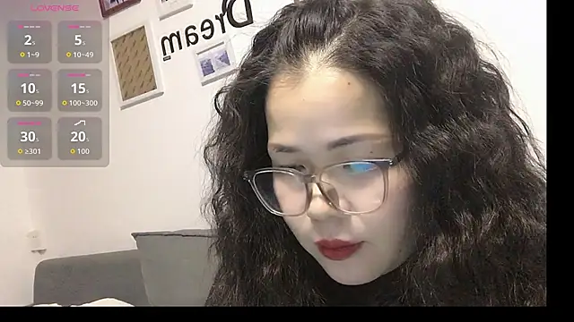 Huahua3187 online show from November 2025 11:33:01 AM