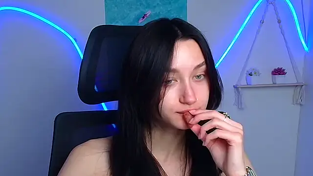 Stella XO online show from April 2026 11:14:01 AM