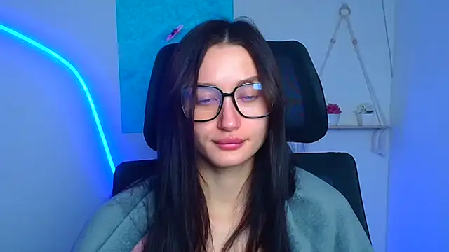 Snapshot of Stella_XO chatting on February 2026 06:44:01 AM Stella XO online show from February 2026 06:44:01 AM