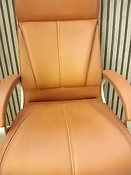 Bold Quinn online show from November 2025 09:30:02 AM