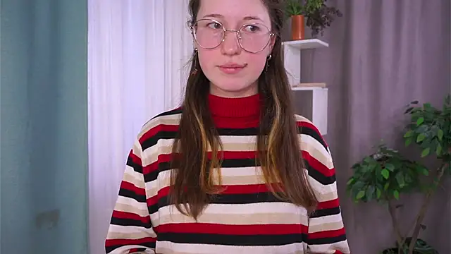 Snapshot of MiraFenech chatting on November 2025 06:02:01 AM MiraFenech online show from November 2025 06:02:01 AM