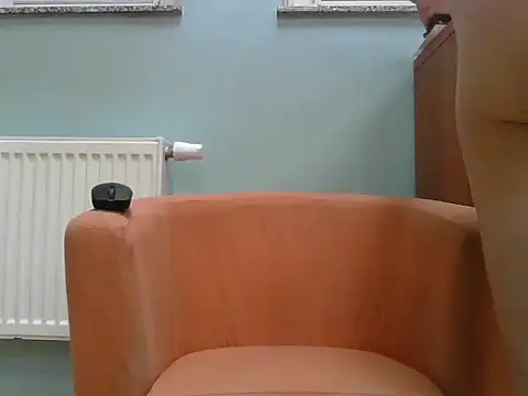 krzysjg online show from May 2026 11:30:02 PM
