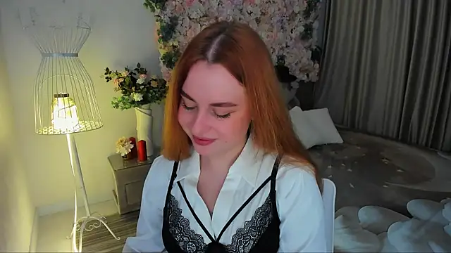 Snapshot of AirySilhouette chatting on November 2025 10:36:02 AM AirySilhouette online show from November 2025 10:36:02 AM