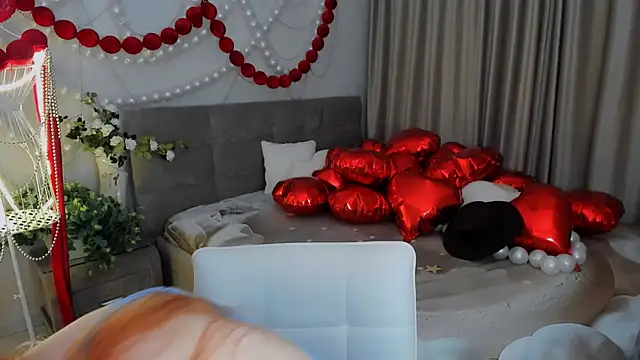 Snapshot of AirySilhouette chatting on February 2026 04:09:01 AM AirySilhouette online show from February 2026 04:09:01 AM