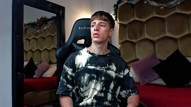 Snapshot of Ostin_Saints chatting on December 2025 12:37:01 PM Ostin Saints online show from December 2025 12:37:01 PM