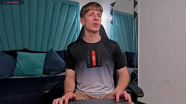 Snapshot of Ostin_Saints chatting on November 2025 01:11:02 PM Ostin Saints online show from November 2025 01:11:02 PM